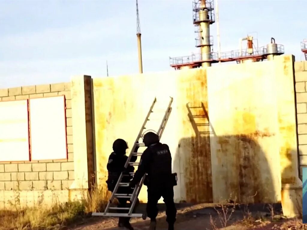 Хищение нефтепродуктов в дагестане. Дагестан преступность чиновников. Воровство нефти из нефтепровода. Кража нефти. Хищение нефтепродуктов в дагестане.