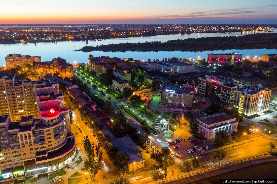 На каком городе стоит астрахань. Центр астрахани. столица каспия астрахань. астрахань каспийские ворота. астрахань на юге россии.