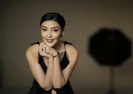 Көз жасымен үйдегі анальді жақыннан түсіру