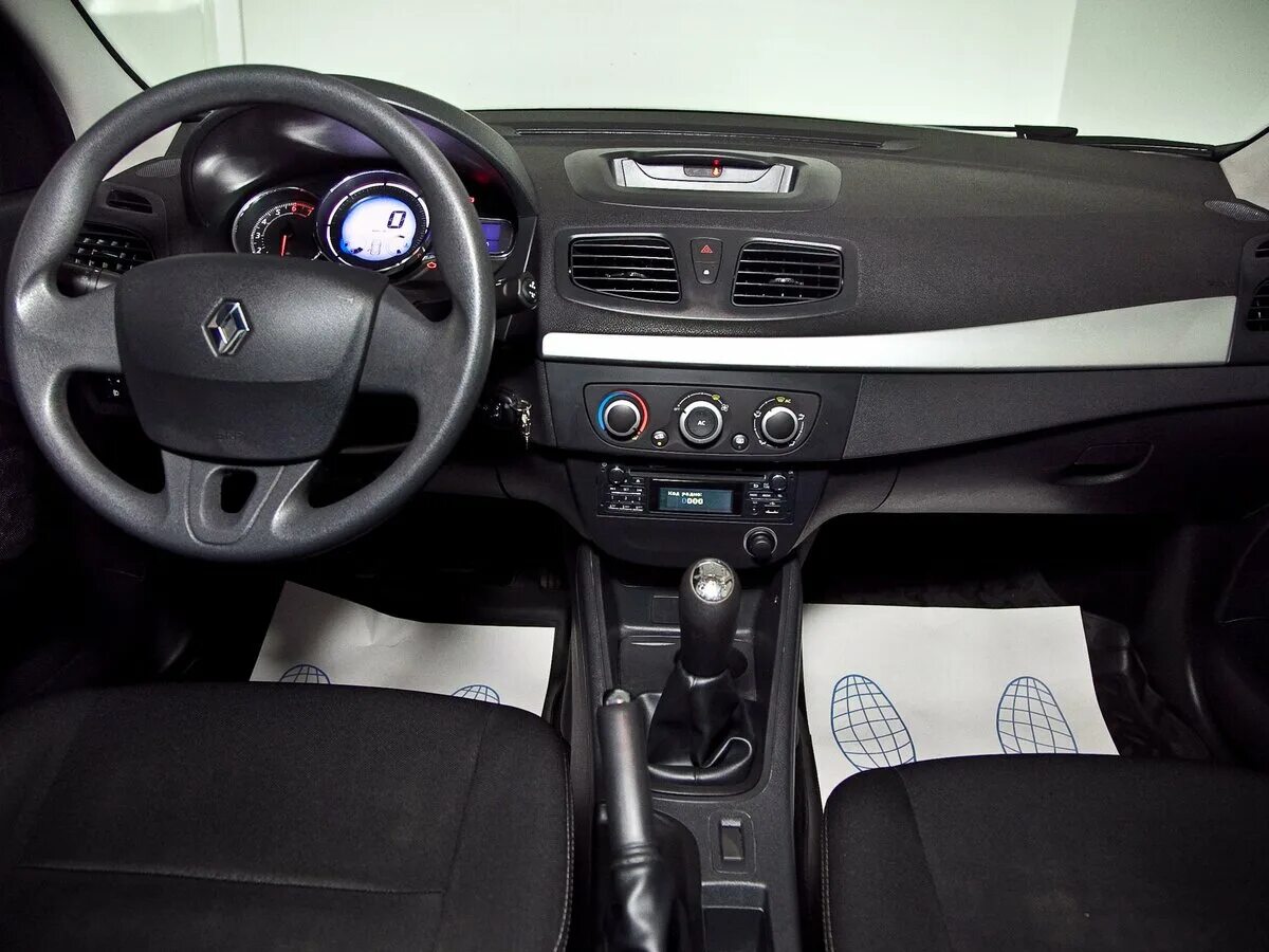 Меган 3 салон. Renault megane cvt 2013. Рено меган 3 какая коробка. Рычаг акпп рено флюенс. Рено меган 3 хэтчбек интерьер.