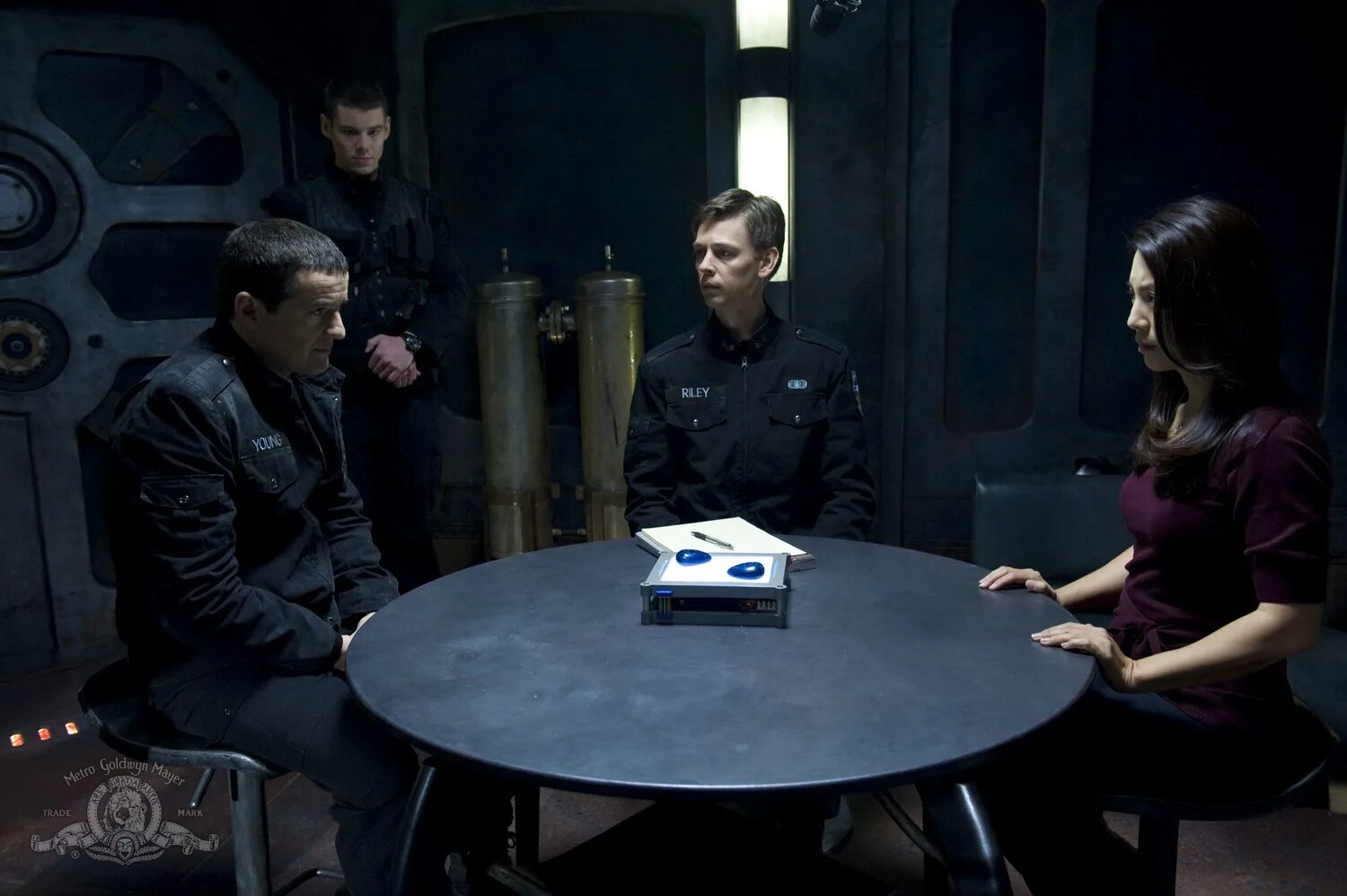 Звёздные врата вселенная врата. Старгейт звездные врата. Звездные врата: вселенная элиз левек. Звездные врата вселенная сериал поцелуй. Sgu звёздные врата.