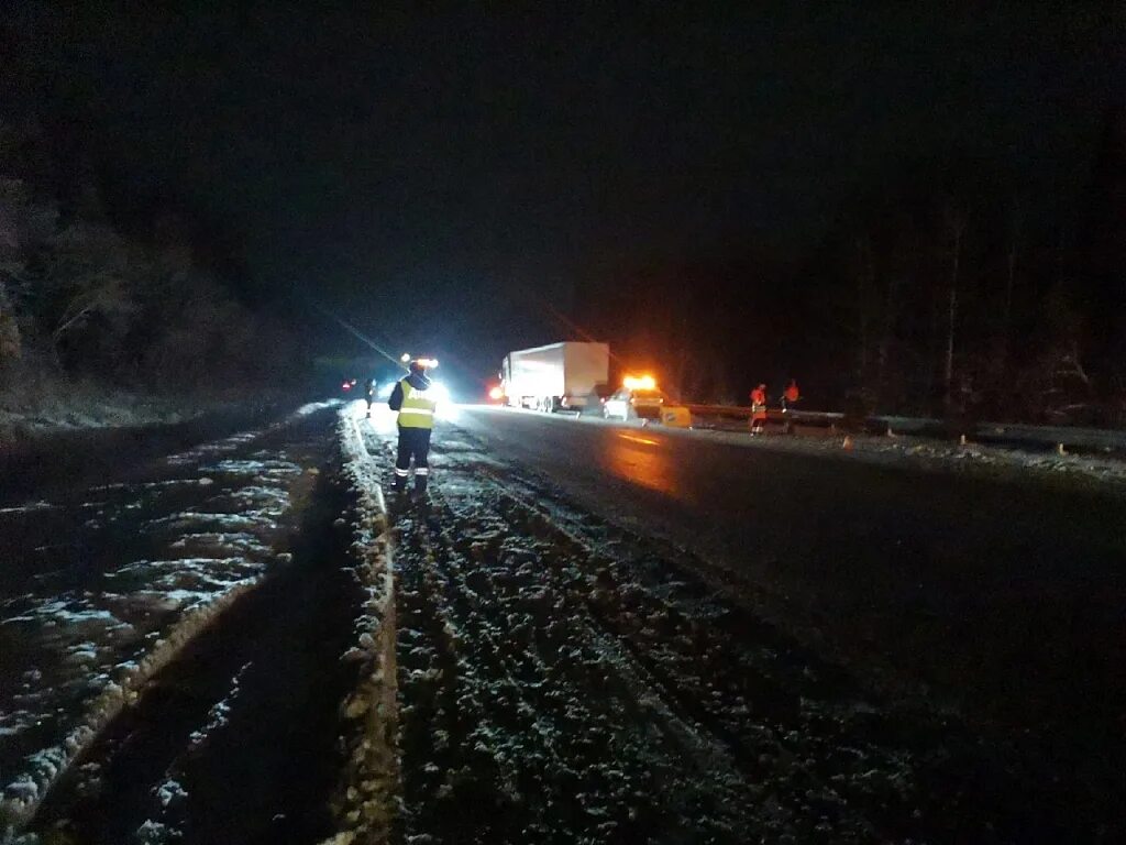 21 декабря екатеринбург. 21 декабря екатеринбург. Екатеринбург зимой новый год. 21 декабря екатеринбург. Зимняя плотинка екатеринбург.