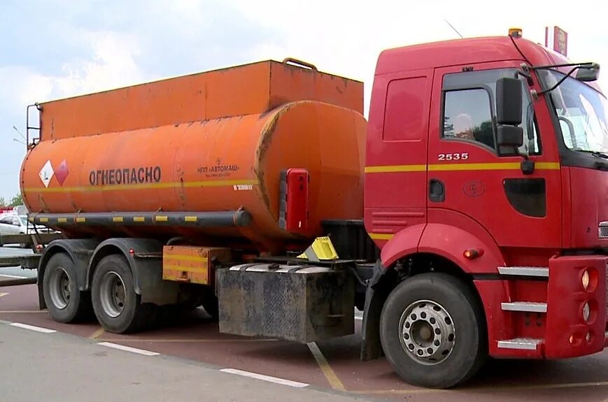 Водитель категории е допог. Вакансии водителя допог авито. Водитель бензовоза. Бензовоз категория c. Требуются водители кат е.