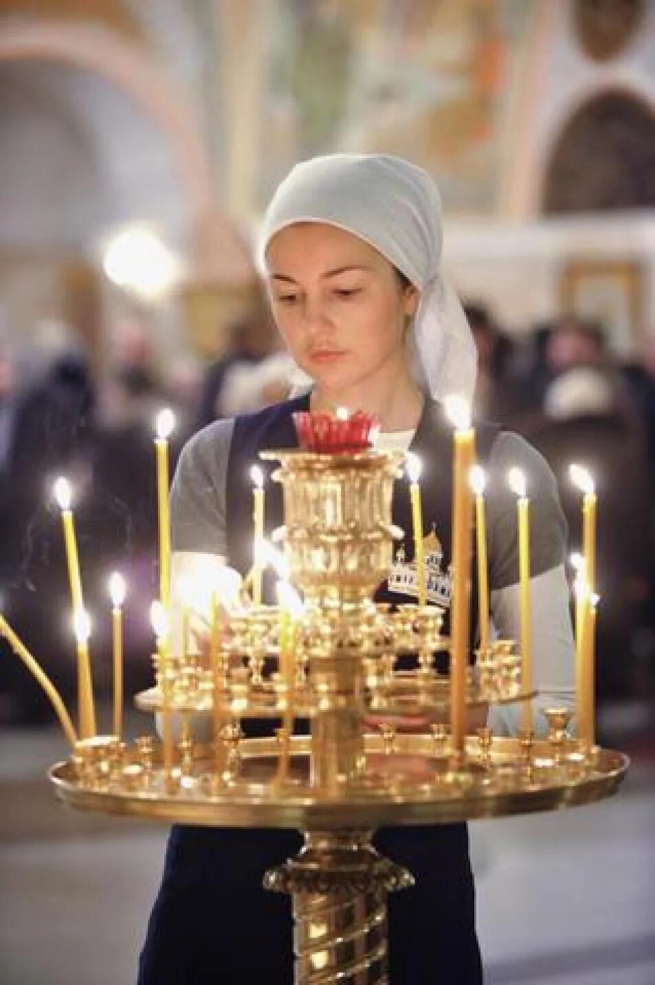 Как называются девушки в церкви. Красивая девушка в храме. православная женщина. красивые девушки в церкви. православная девушка в храме.