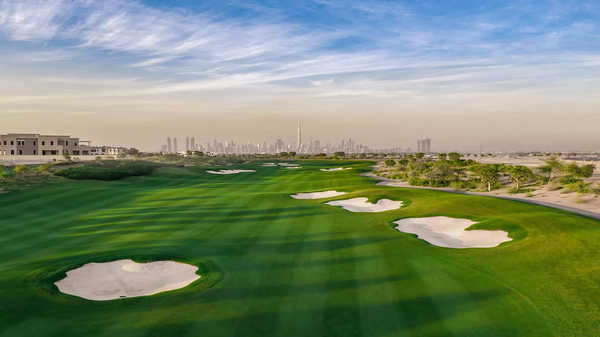 Бенгати дубай. Дубай Hills Golf Club. Дубай Хиллс Эстейт. Dubai Hills район. Jumeirah Golf Dubai.