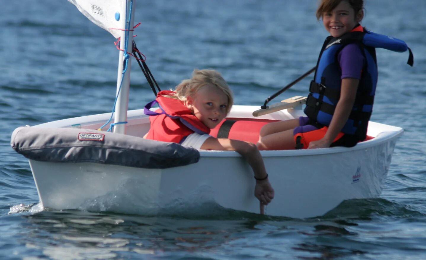 Young sail. Отдайте ребенка в парусный спорт. Learning to Sail. To Sailing. Дети и хобби СЕЙЛИНГ.