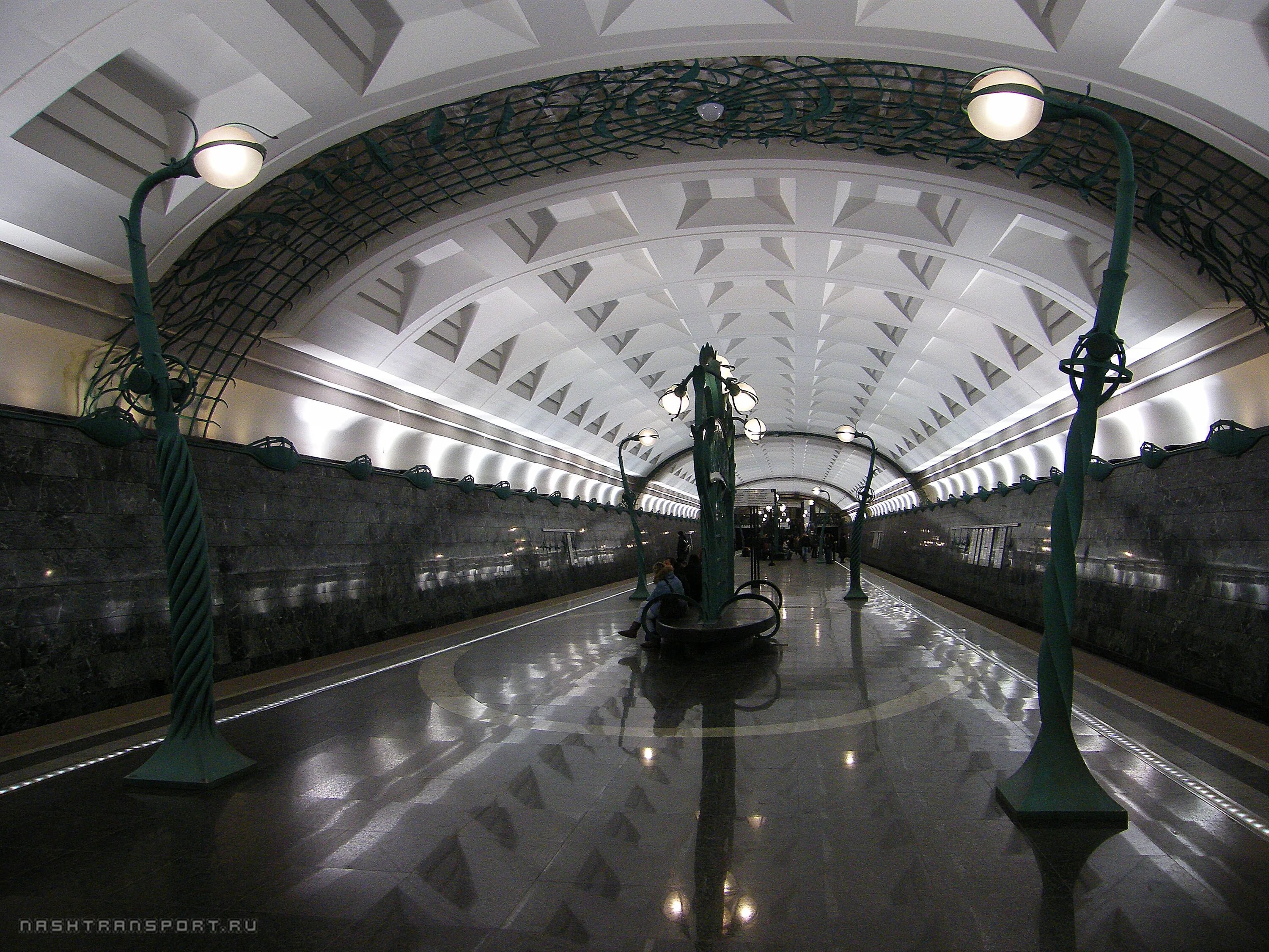 Метро славянский бульвар сколько. Станция метро Славянский бульвар. Славянский бульвар Арбатско-Покровская линия. Метро Славянский бульвар Арбатско Покровская линия. Метро Славянский бульвар снаружи.