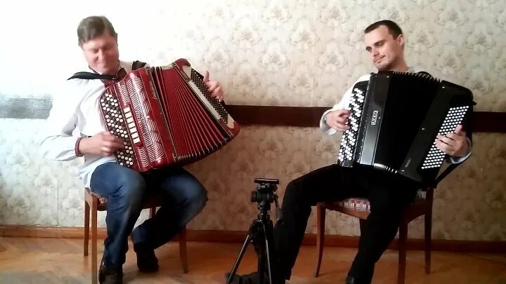 Денис полевщиков аккордеон. Вальс баянов. Дунайские волны дуэт баянистов. Вальс амурские волны на аккордеоне. Вальс под аккордеон.