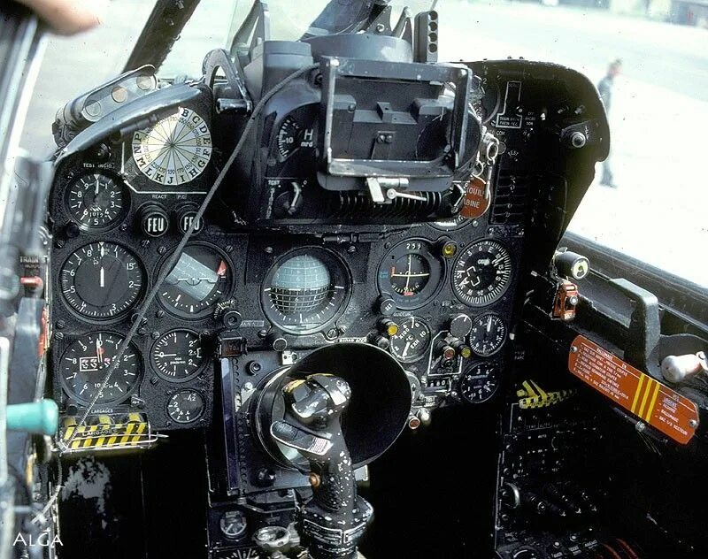 9c 3 64. Mirage 3c Cockpit. Mirage 3 кабина. Мираж 2000 кабина. Mirage 2000c Cockpit.