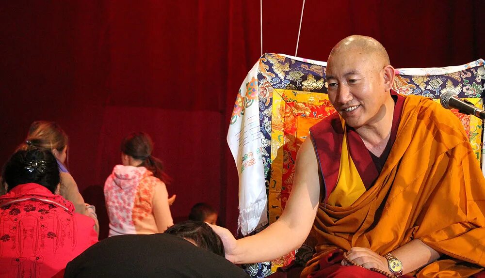 лама буддизм и монахи. буддийский монах лама. далай лама в монголии. лама сопа ринпоче книги. лама сопа.