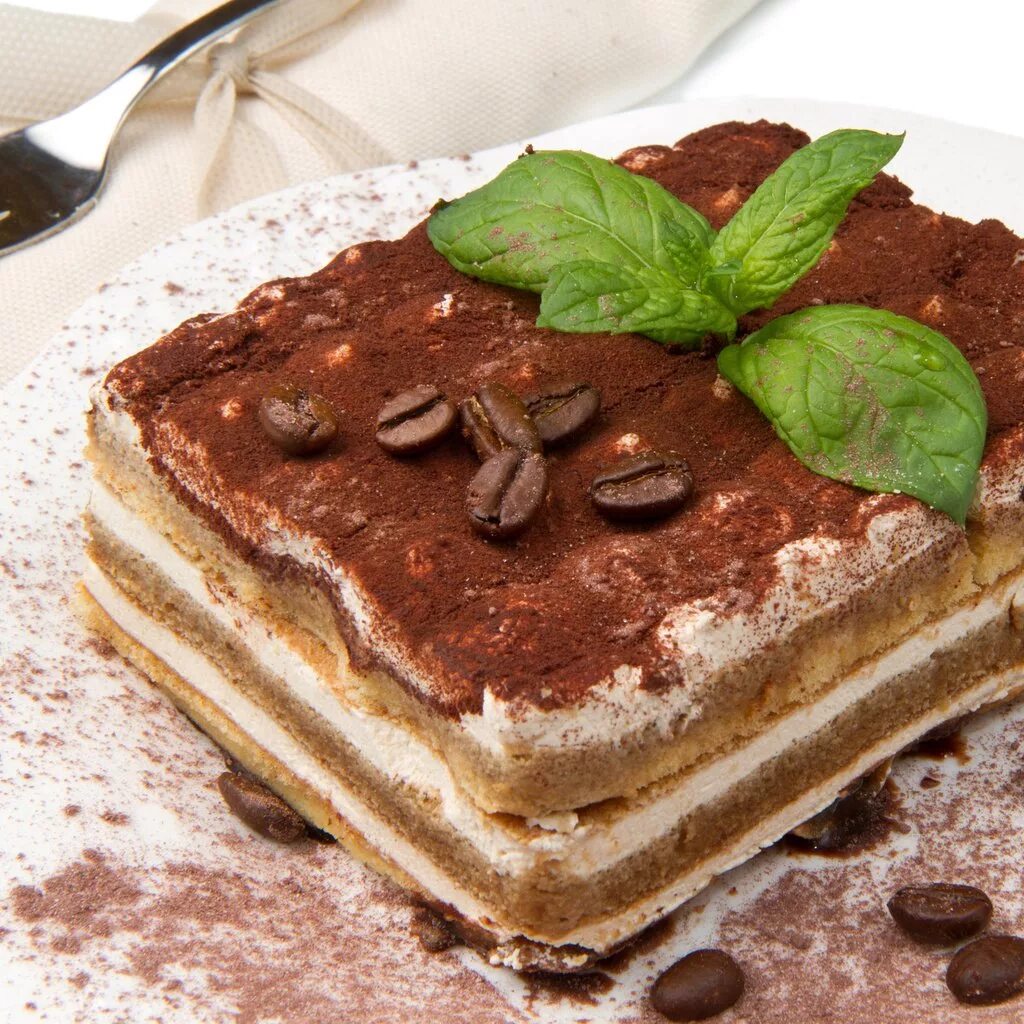 домашние кексы. пирожное домашнее простые вкусные рецепты. пирожное на скорую руку. штучные пирожные. бисквитное пирожное с заварным кремом.