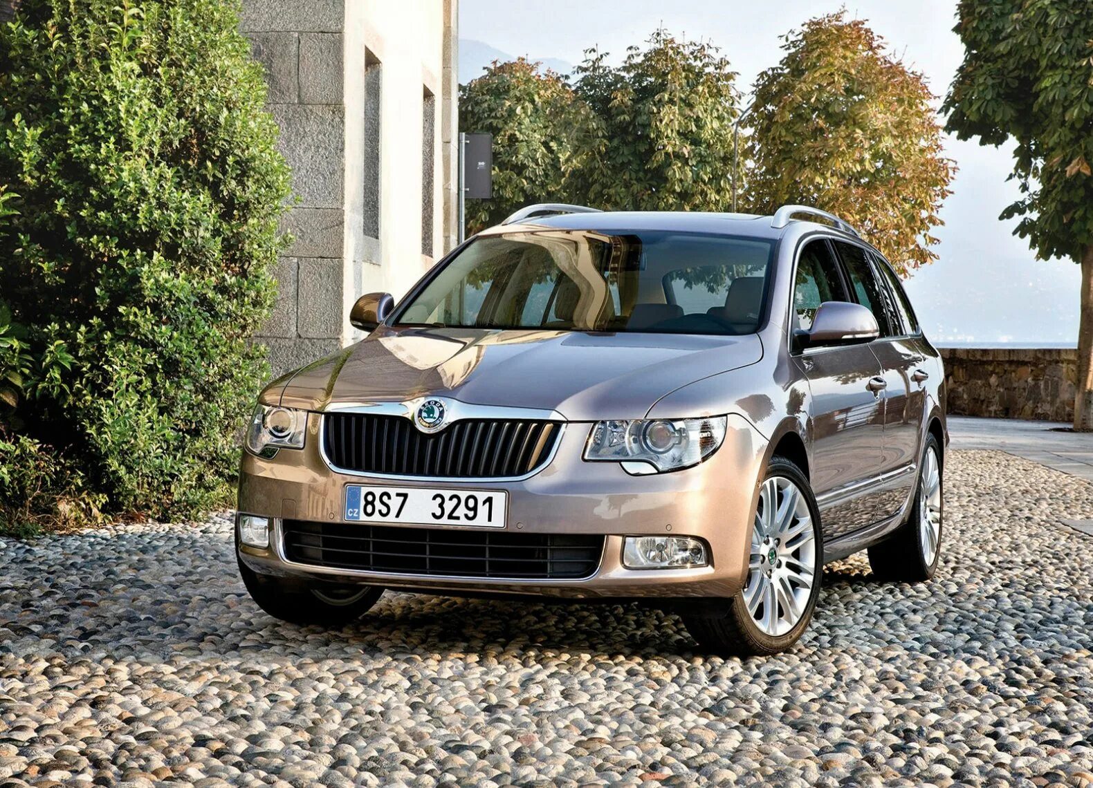 Обзор skoda. Шкода Суперб. Шкода Суперб II Комби (2008). Skoda Superb 2008-2013. Skoda Superb 2010.