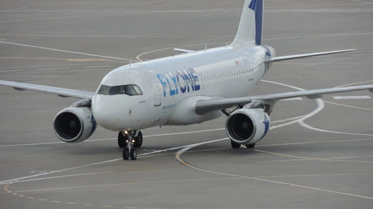 Флайоне. A320-100/200 flyone. Аэробус а320 flyone. Авиакомпании flyone Armenia. Флайон а 320.