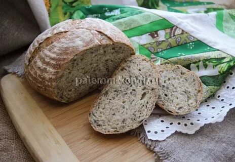 Небольшой круглый хлебец приготовленный из пшеницы