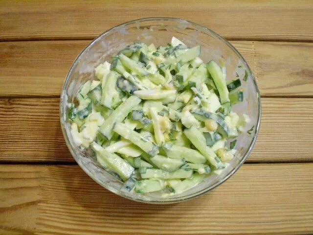 Салат с солеными огурцами яйцами и картошкой рецепт с фото пошагово - 1000.menu