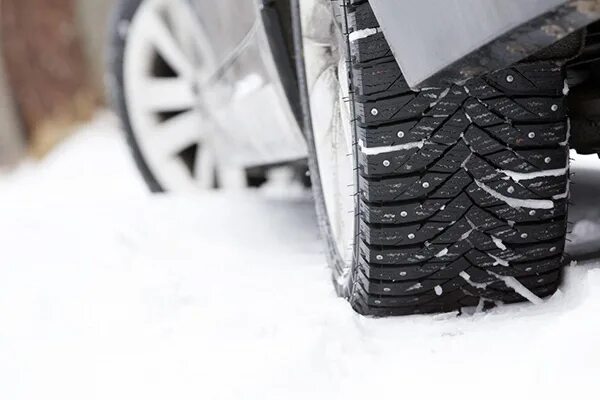 Nokian tyres зимние шины. Шины гиславед зимние. Самая тихая зимняя. Зимняя шипованная резина. Нокиан фрикционные зимние.