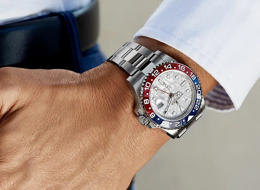 Хорошие дешевые часы. Rolex 124200. Rolex man. Rolex Анталия. Ролексы на женской руке.