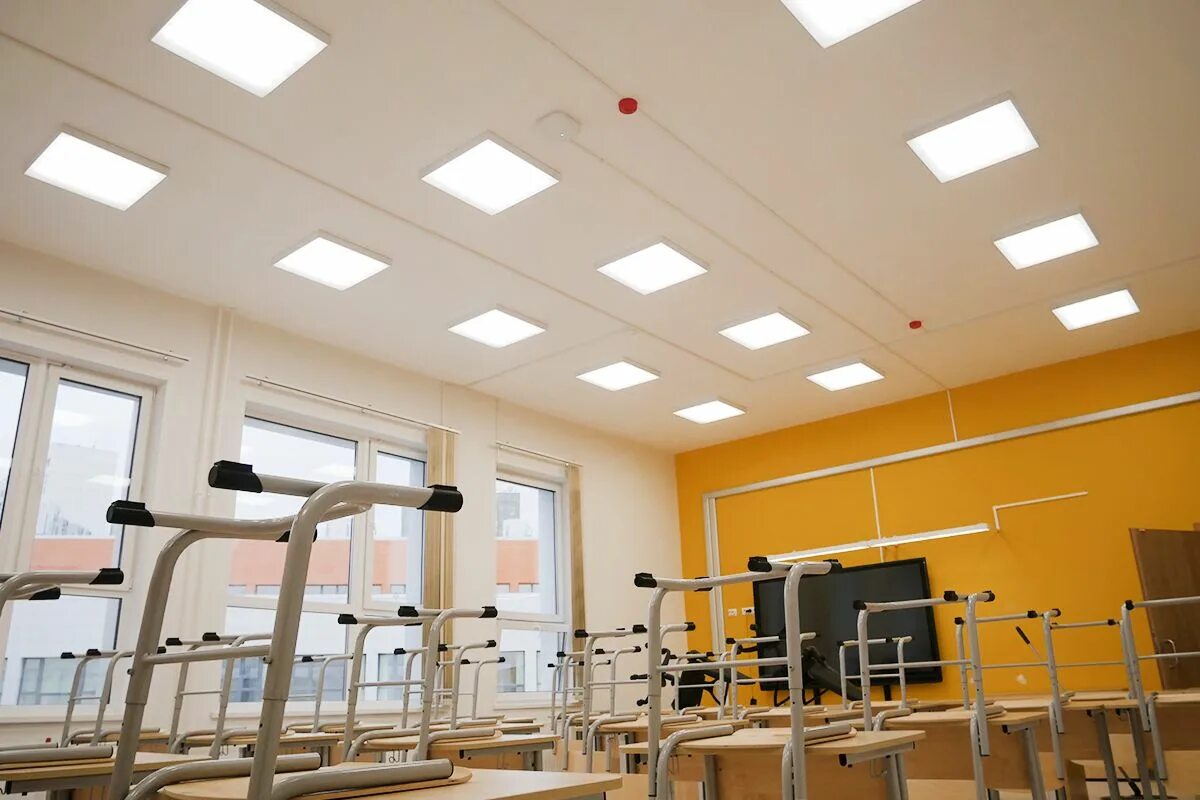 Освещение в школе. Искусственное освещение в классе. Школьное освещение светодиодное. Искусственное освещение в учебных помещениях.