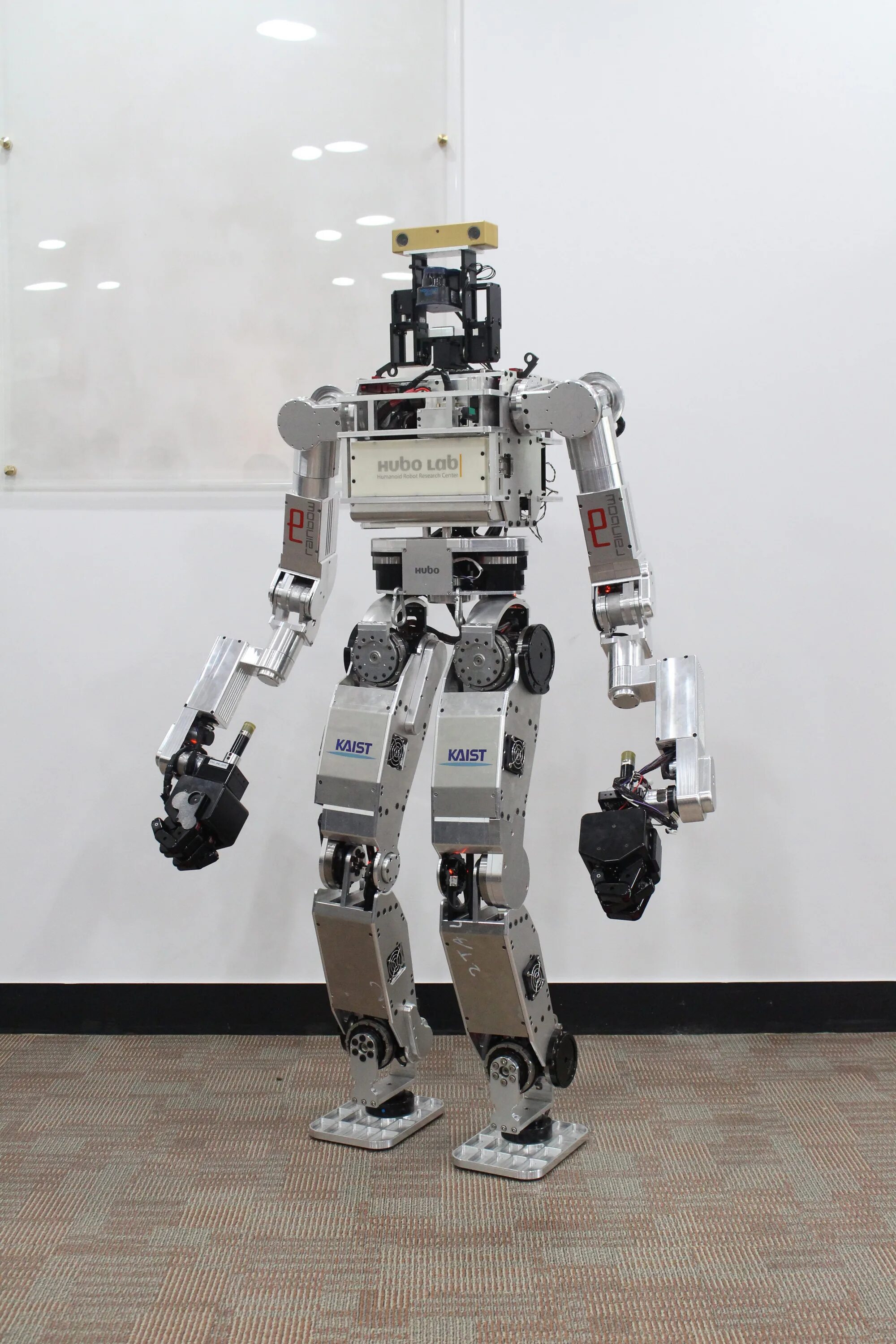 Виды роботов и примеры. Робот хубо. darpa robotics challenge 2025. биотехнические роботы. дизайн роботов.