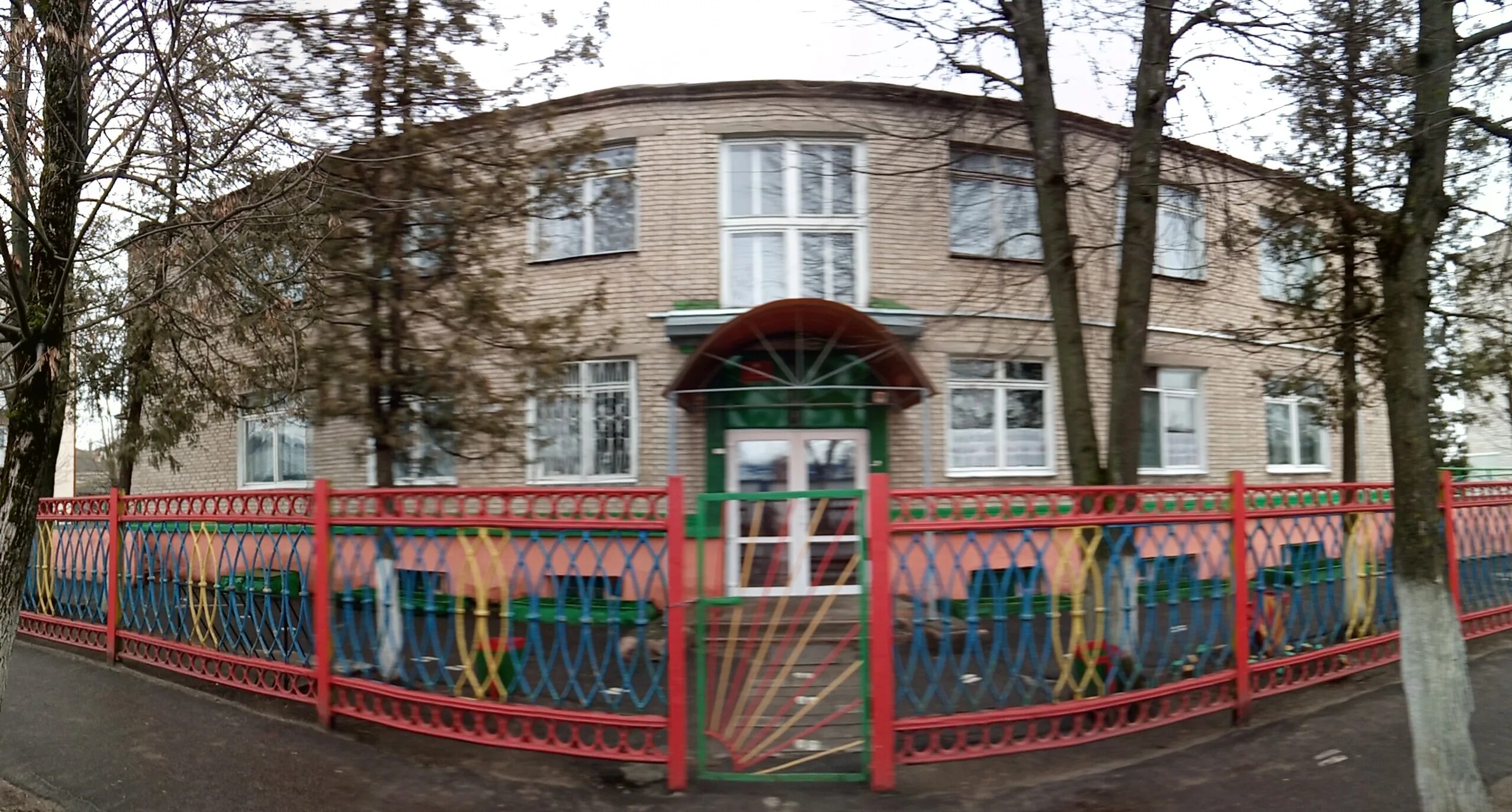 Благоустройство территории нового детсада завершено на Клинской улице