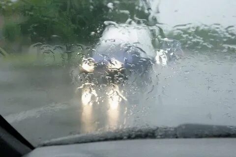 В пасмурную погоду скорость автомобиля воспринимается