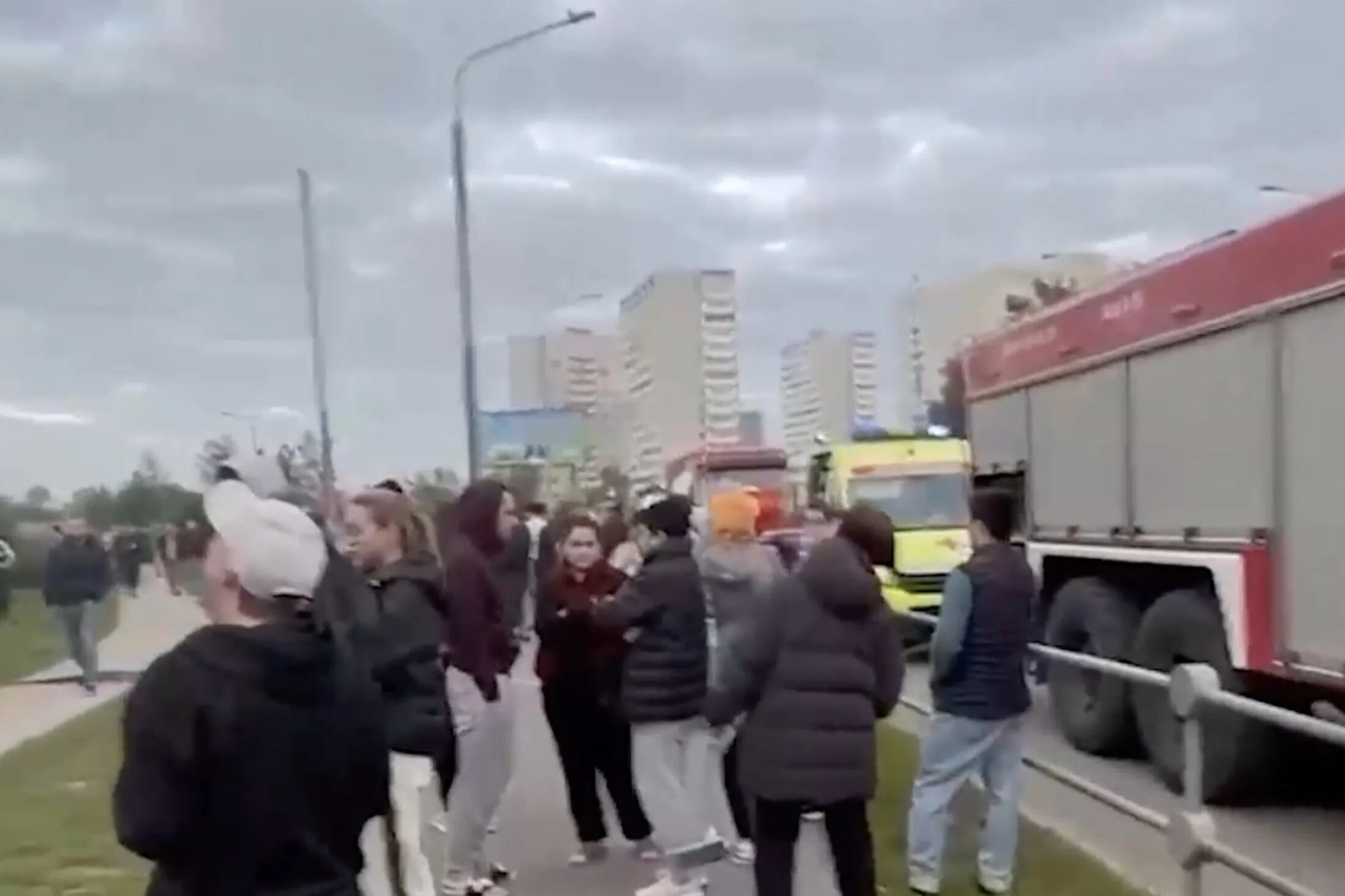 Нападение дронов сегодня. Эвакуация города. Эвакуация в Москве. Атака дронов на Москву сегодня эвакуация. Нападение дронов на Москву.