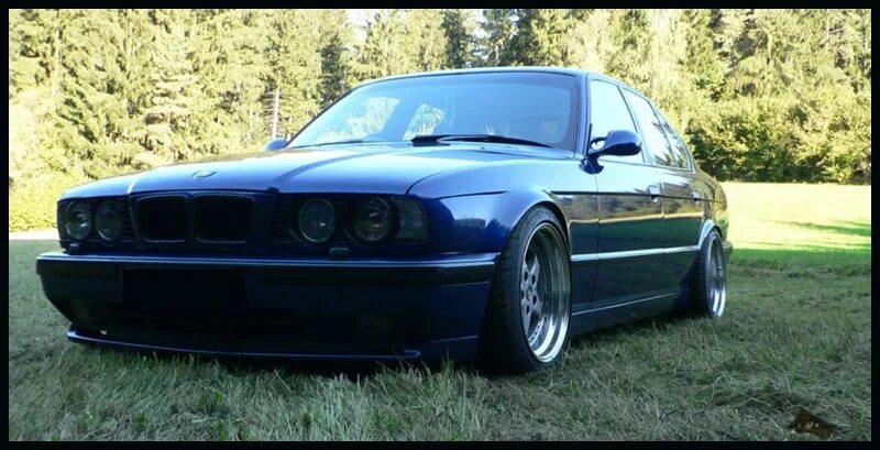 Как выглядит е34. Hella black e34. е34 коричневый. американ лук е34. бмв е34 hella black.