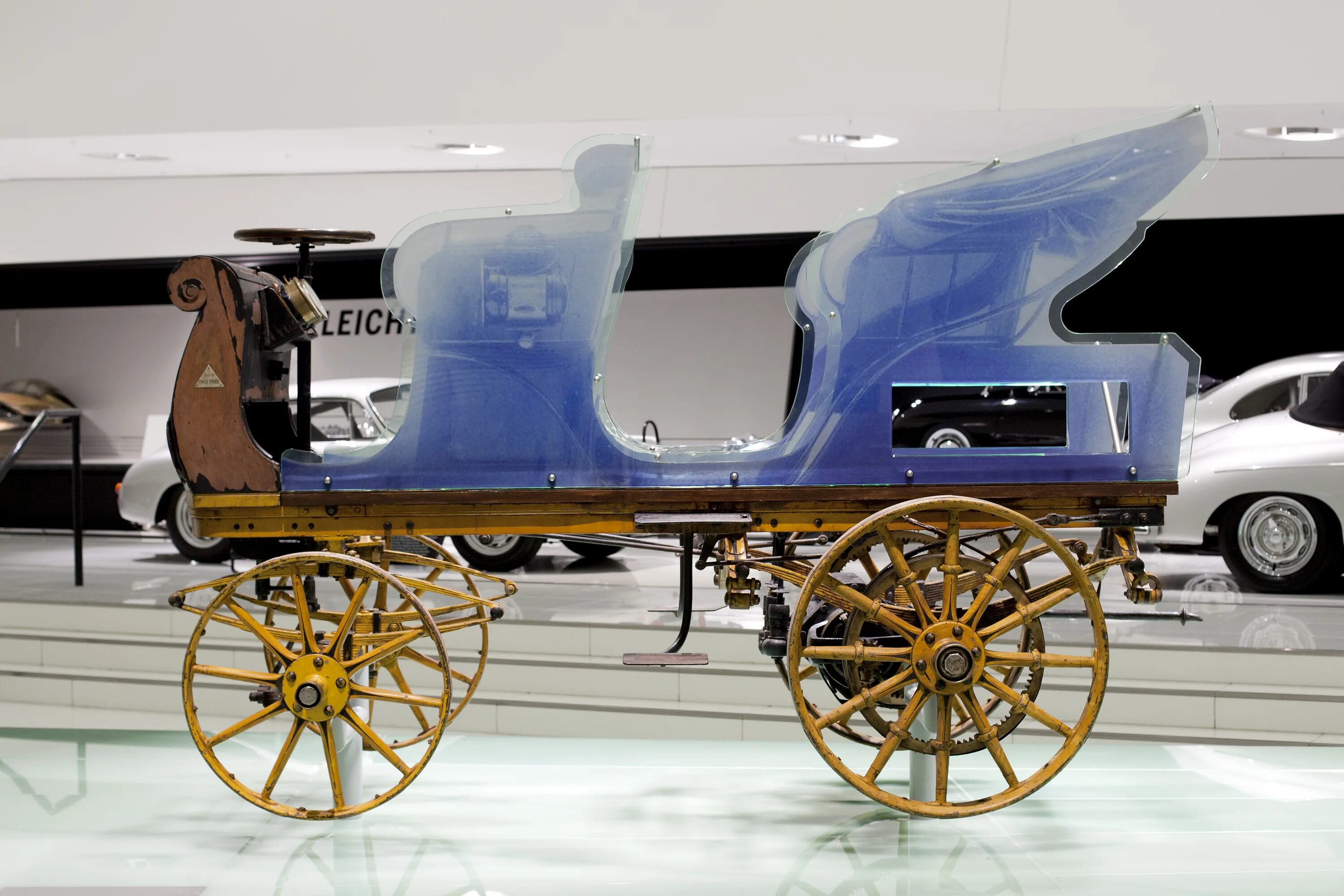 1 автомобили называли. Porsche p1. Порше 1898. Электромобиль Lohner Porsche.