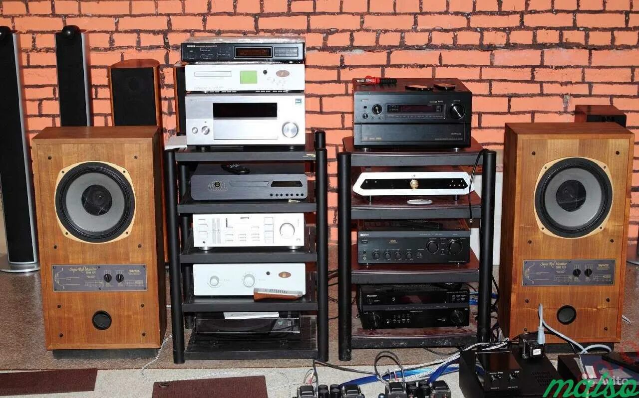 Б у аудио видео. Комиссионные магазины аудиотехники. Аудиотехника усилители для колонок с интернетом. Барахолка аппаратуры. Б у аудио видео.