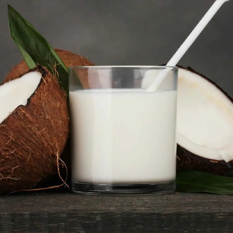 Можно ли кокосовое молоко в пост. Кокосовое молоко. Кокосовый сок. Кокосовое молочко. Кокосовое молоко натуральное.