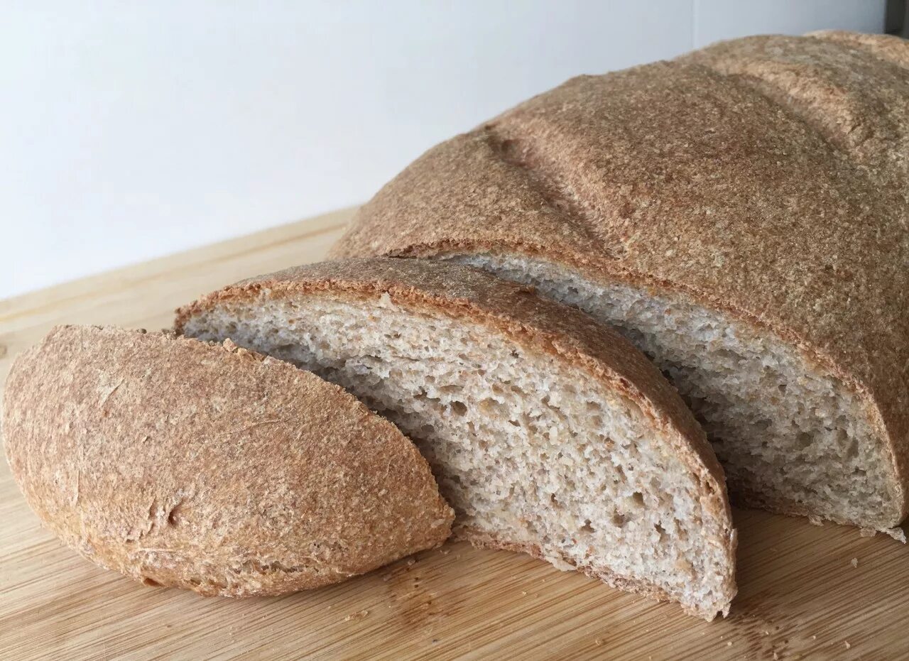 Рецепт отрубного хлеба. Хлеб пшеничный отрубной. Ржано-пшеничный хлеб с отрубями. Ржаной отрубной хлеб. Ржано-пшеничный хлеб ржано-пшеничный хлеб.