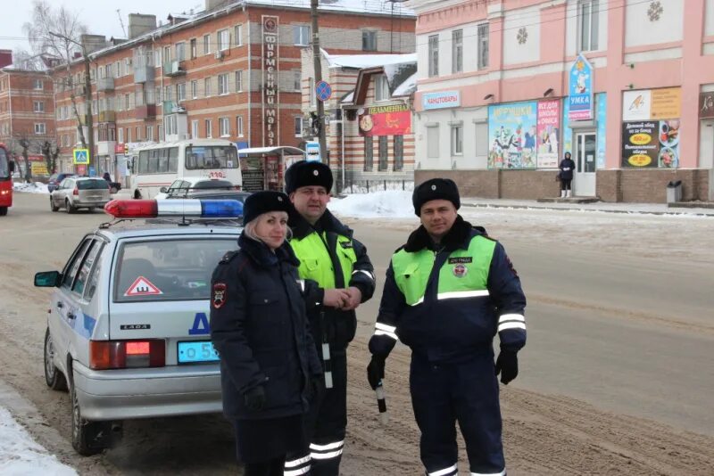 Гибдд павловский посад. Инспектор ГАИ Павловский Посад. Сотрудники ГАИ Павловский Посад. ОГИБДД Павловский Посад. Павлово ГАИ сотрудники.