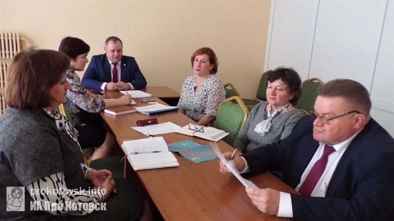 Биржа труда котовск. Сайт администрации города Котовска Тамбовской области. Администрация Котовск плазотнико. Комитет образования Котовск. Котовск.ру.