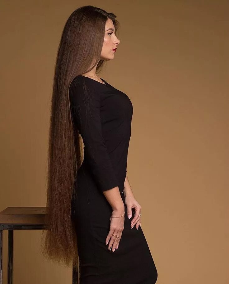Красивый девочка длинный. Алина Узун. Девушки с длинными волосамм. Девушки ссдлинными волосами. Девушка с динами волосами.