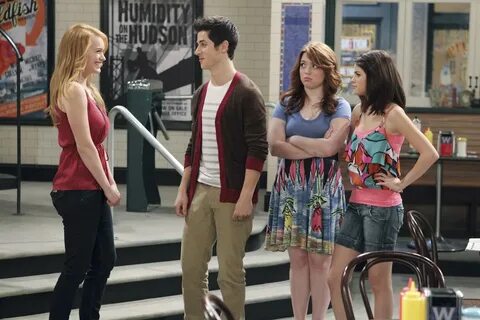 Selena Gomez - WOWP Stills S4E9 Wizards vs. Angels - ☆ Favorite.