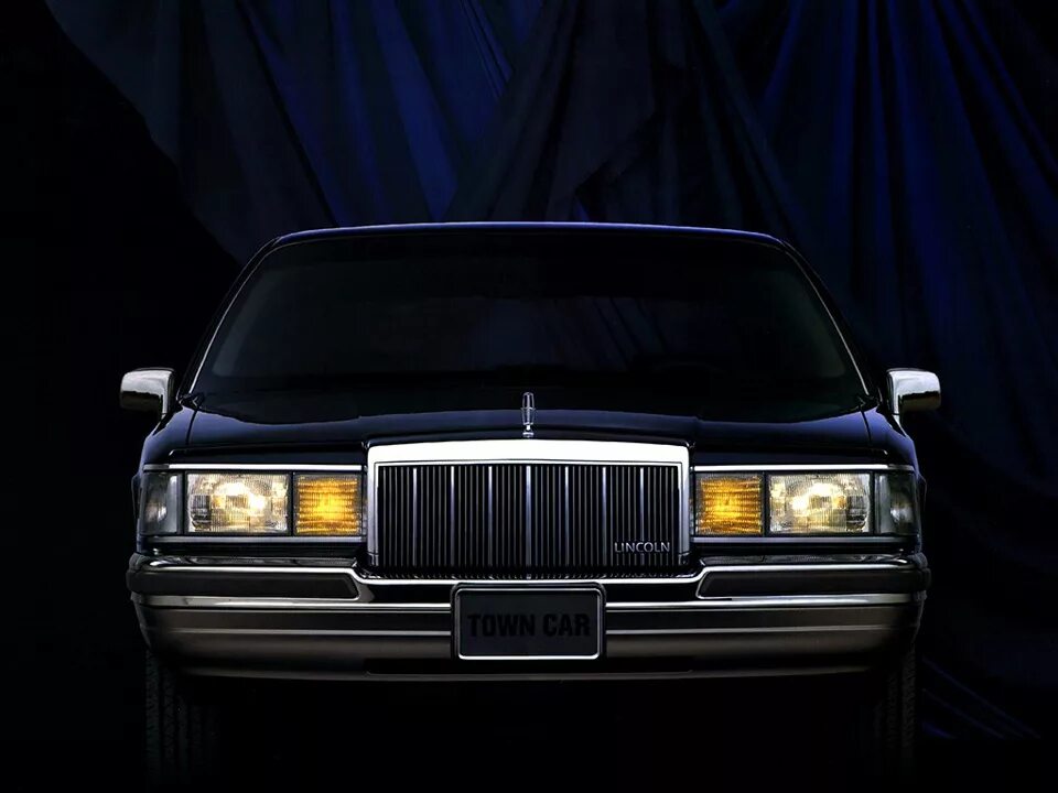 Таун кар 2. Lincoln Town car 1992. Lincoln Town car 1990. Lincoln Town car. Линкольн Таун кар 1989.