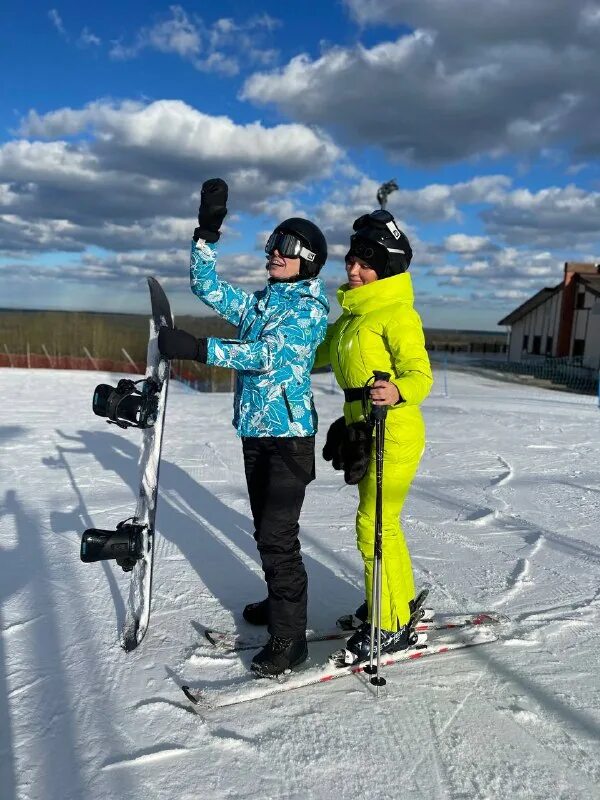 игора каток. игора горнолыжный комплекс в ленинградской области. инструктора коробицыно по горным лыжам. инструкторский склон игора. игора сноуборд.