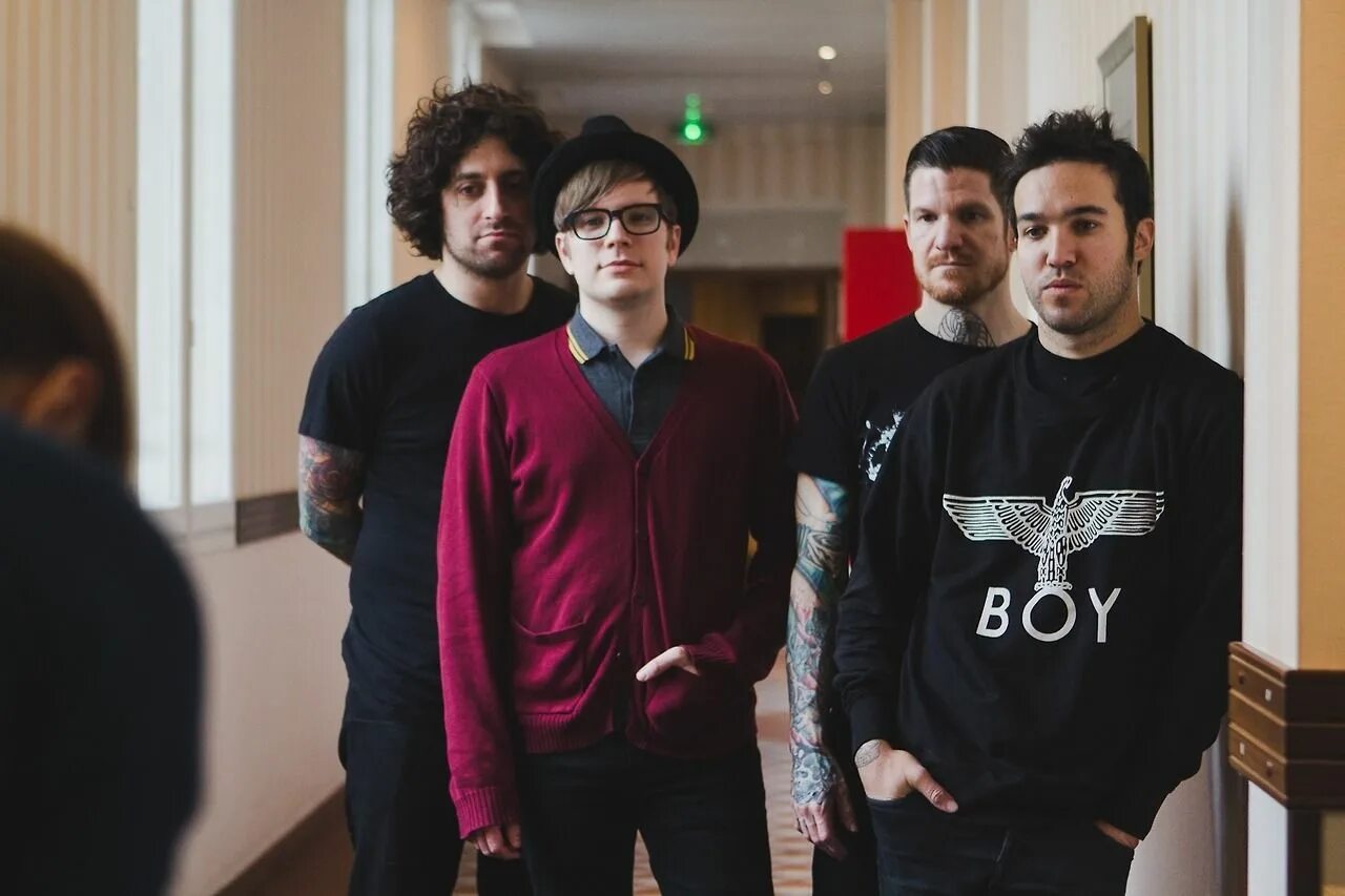 Fallen out группа. Группа Fall out boy. Fallout boy группа. Fall out boy 2005. Fall out boy участники.