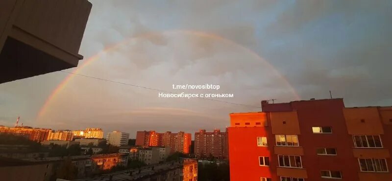 Новосибирск с огоньком. Луна в иерусалиме. Новосибирск с огоньком. Новосибирск с огоньком. День победы салют.