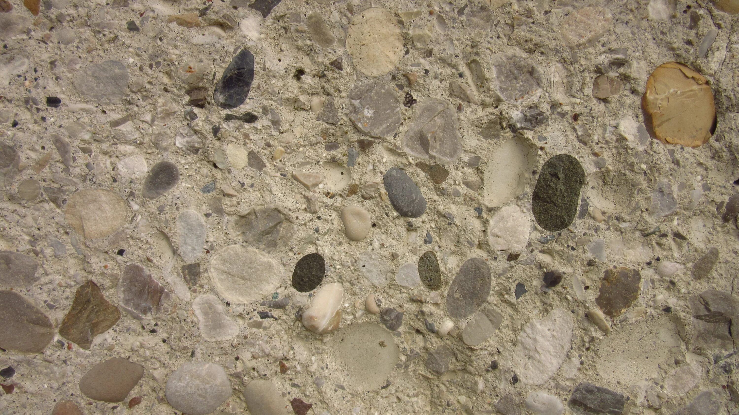 Concrete stone. Галька в бетоне. Бетон с камнями текстура. Бетон с камушками. Текстура бетона с камушками.