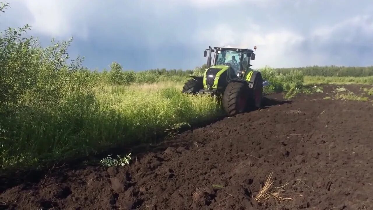 Вспашка целины МТЗ 82. Джон Дир трактор на вспашке. Вспашка целины трактором МТЗ 80. Пахота 1221. Вспашка трактором плугом