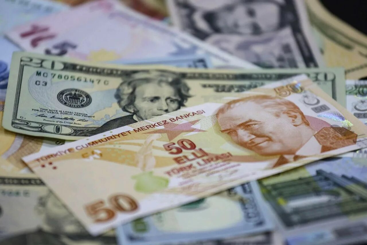 Tl dollar. Turkish lira USD. Dollar to lira. Валюта в Стамбуле. TL to Dollar.