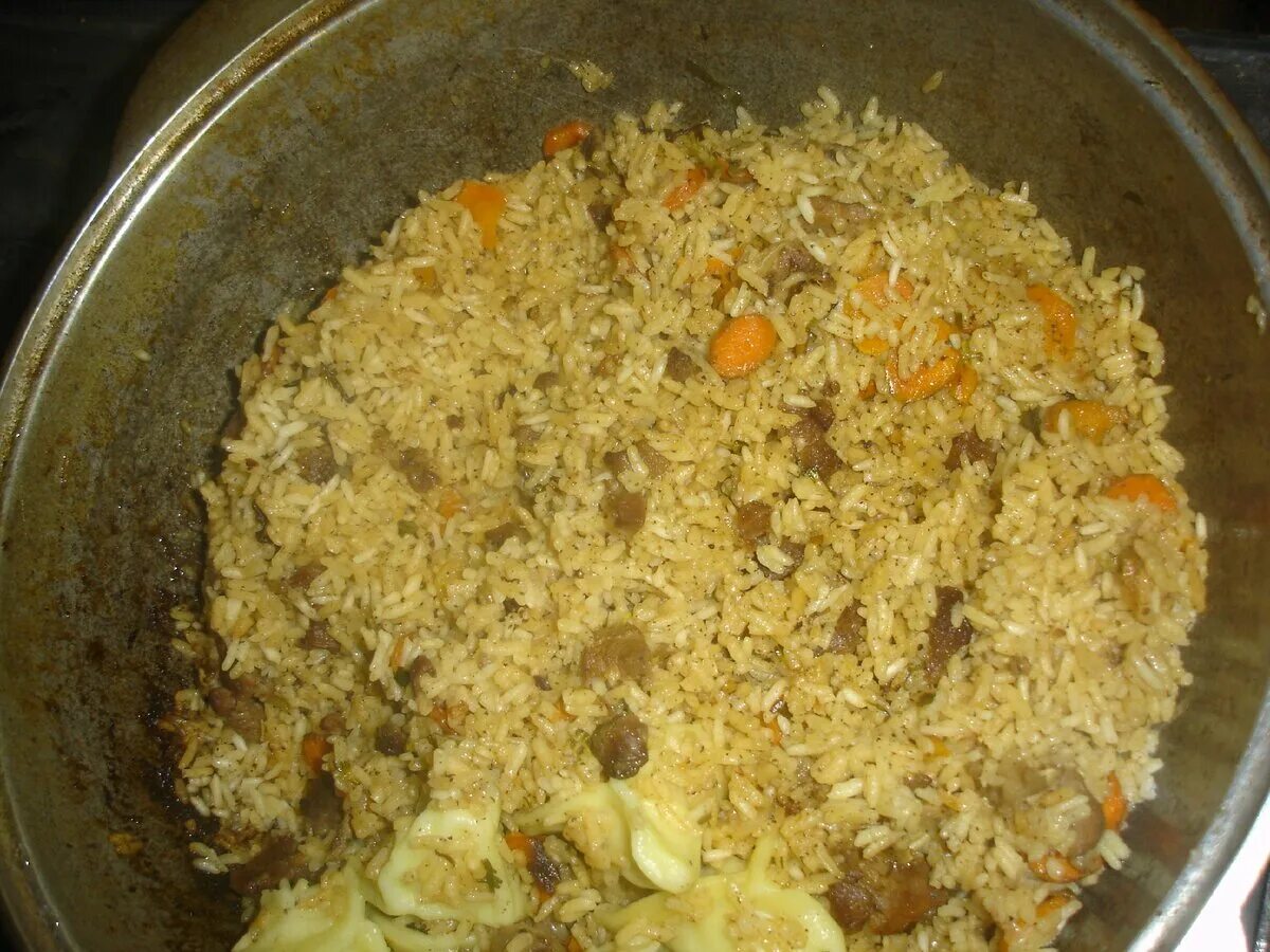 Узбекский плов в казане. Узбек плов хорезм. Дом плова. Plov узбекский. Плов узбекский коррекс.