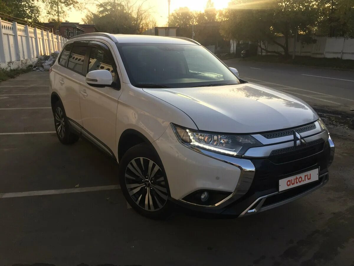 Аутлендер инвайт 4вд 2021. Nissan x-trail le top. Аутлендер 3 рестайлинг 2. Митсубиси аутлендер invite 4wd. Аутлендер инвайт 4вд 2021.