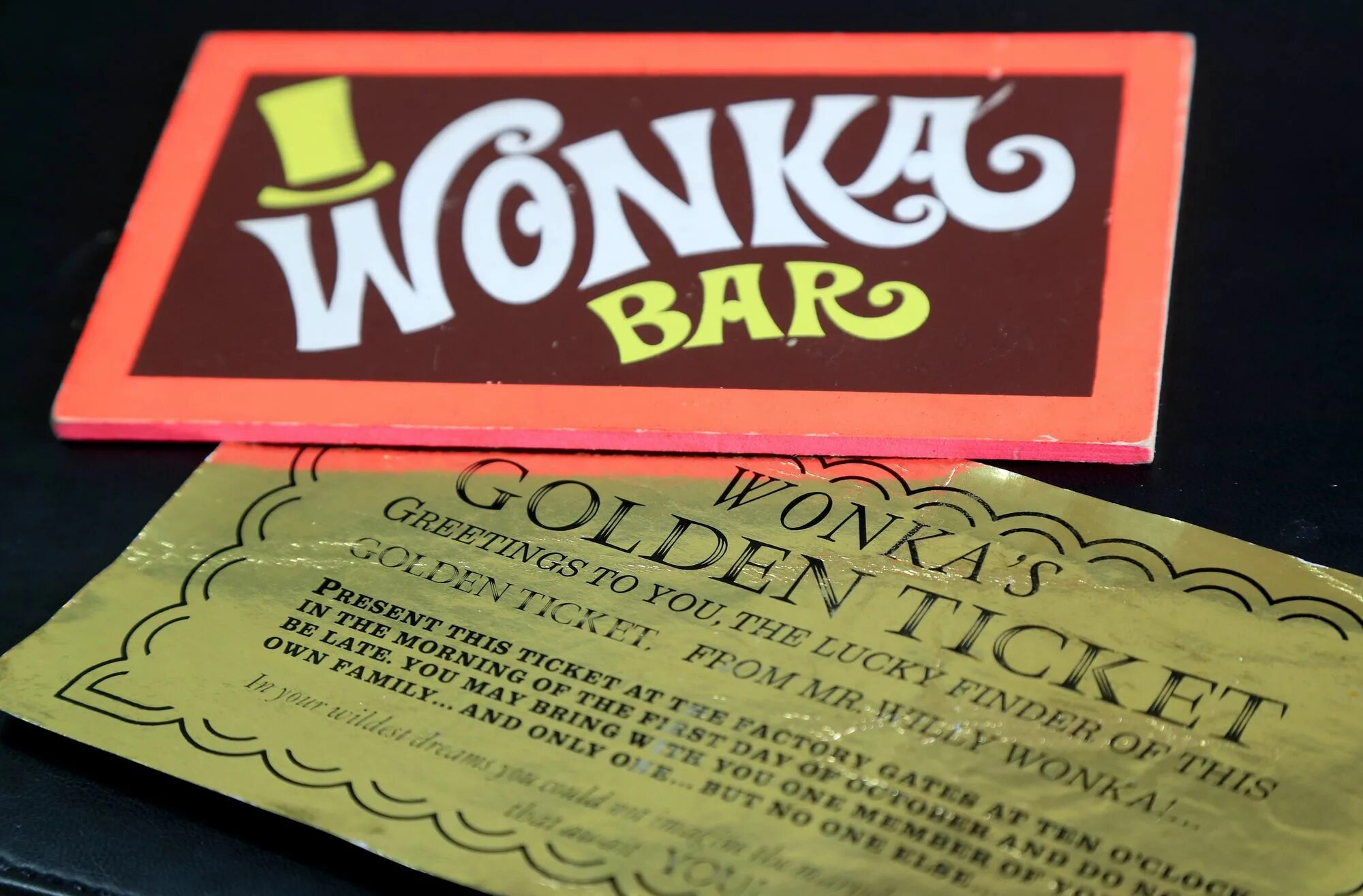 Willy Wonka шоколад. Шоколад Wonka Golden ticket. Вонка шоколад фабрика