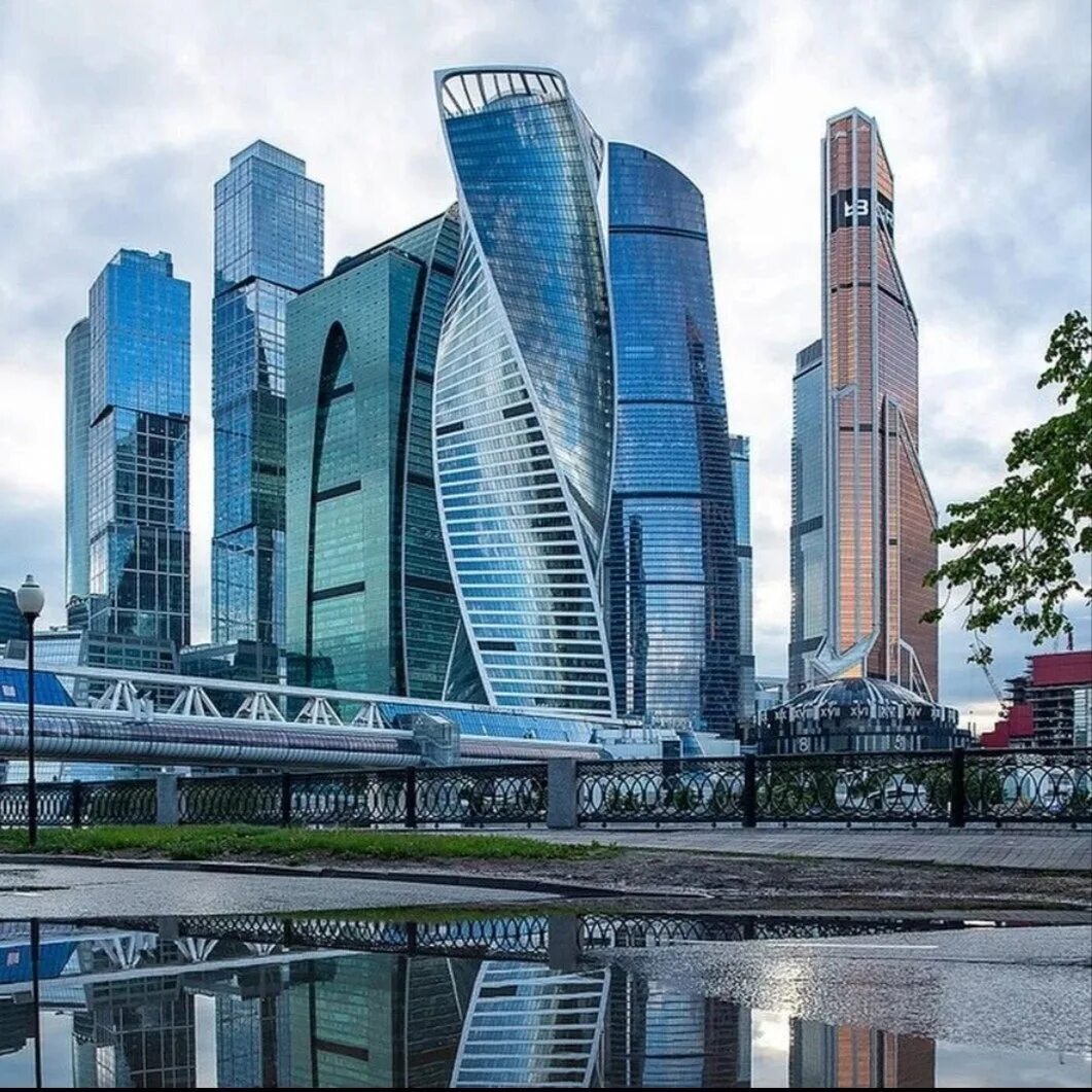 Картина москва сити. Москоу сити башня око. Москва сити фото. Москва сити куда пойти. Башня империя.