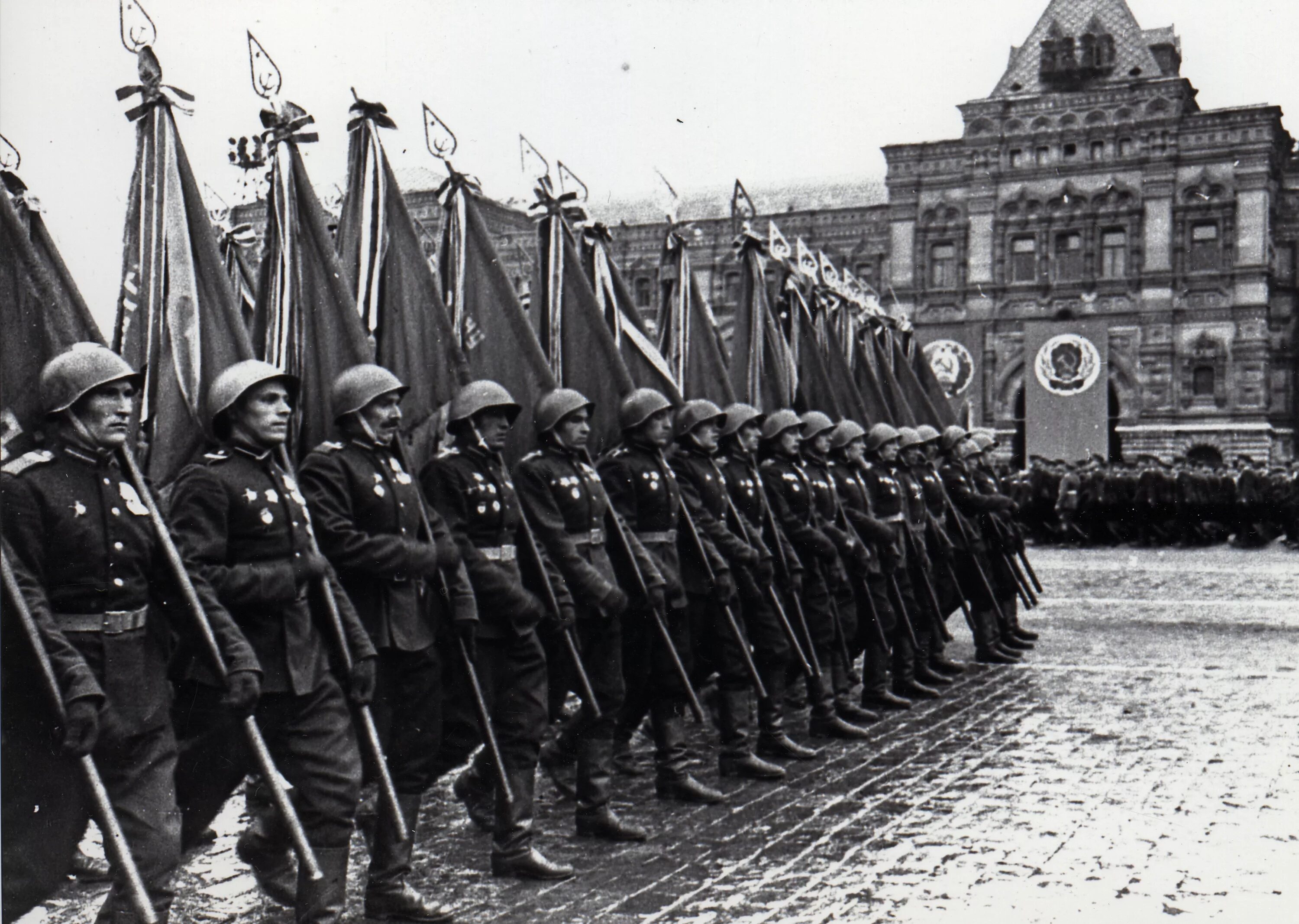 Великая победа фотографиями. 24 Июня 1945 г в Москве состоялся парад Победы. ВОВ парад Победы 1945. Парад красной армии 1945. Парад 1945 года на красной площади.