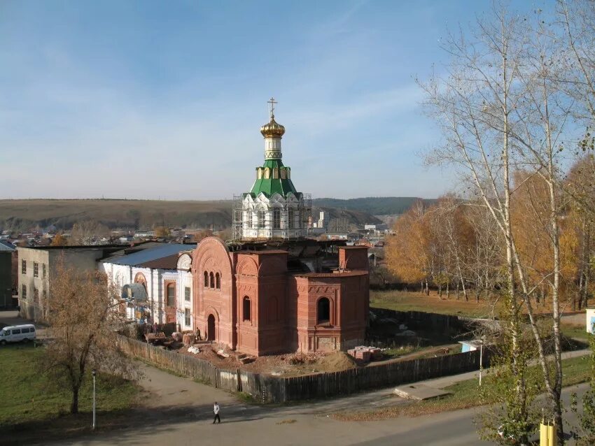 Горы михайловска. Храм города Михайловск Свердловской области.