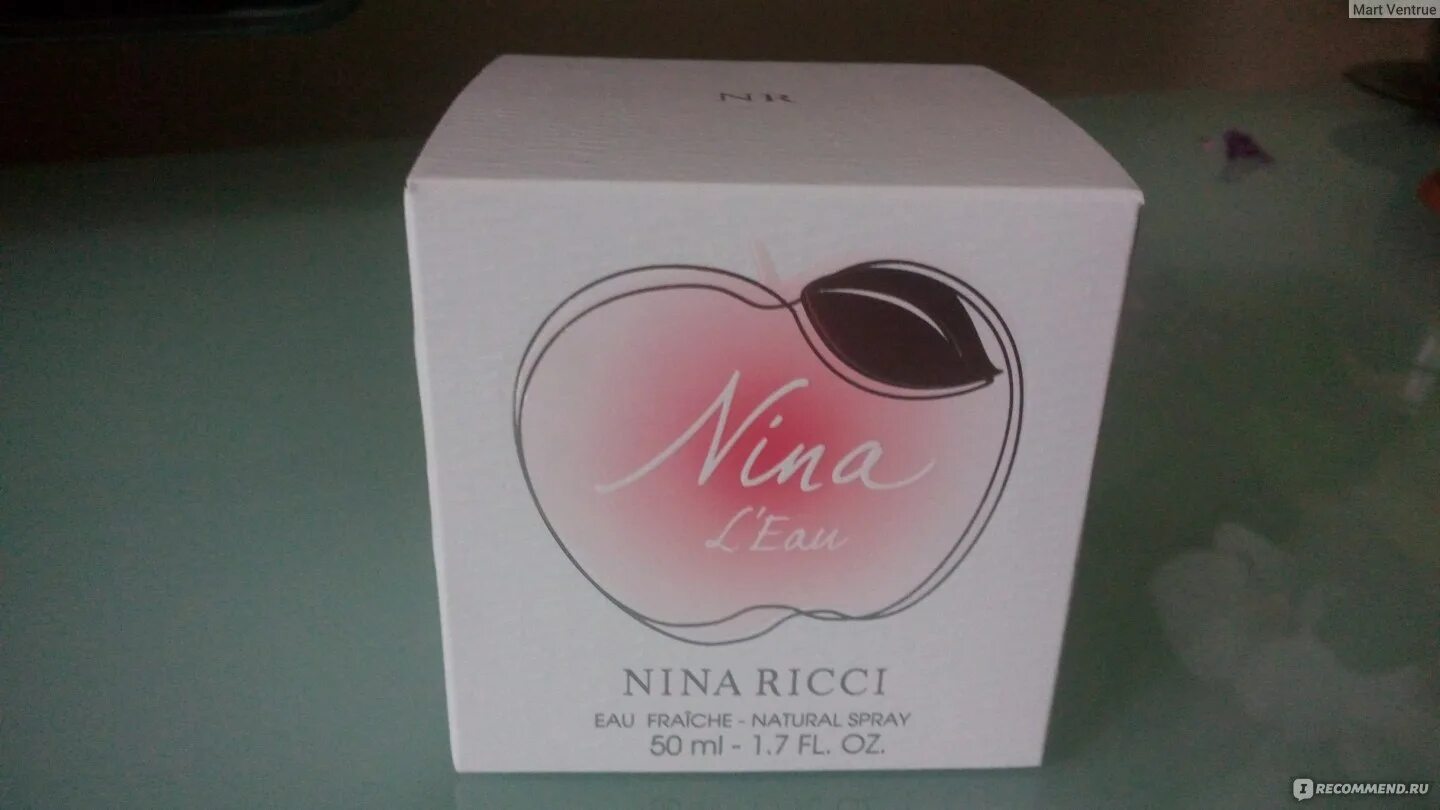 Apple tune. Nina Ricci Nina в коробке. Nina Ricci logo.
