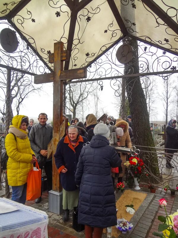 Минские могилы. Могила блаженной Валентины Минской. Портрет Валентины Святой блаженной Валентины Минской. Мощи Валентины Минской.